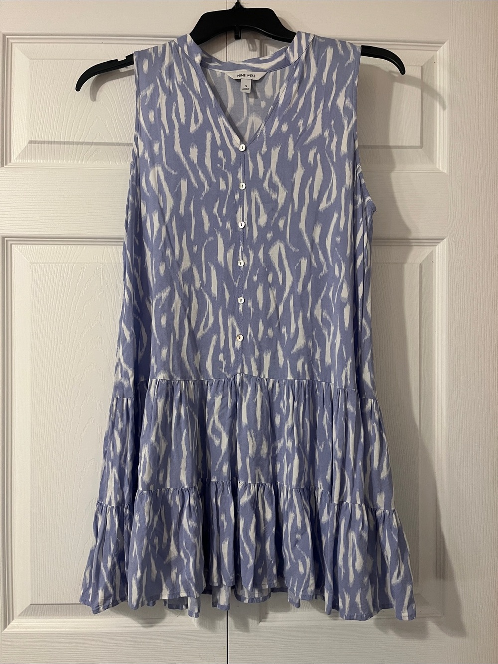 Nine West Lavender and White Sleeveless Tiered Button Dress